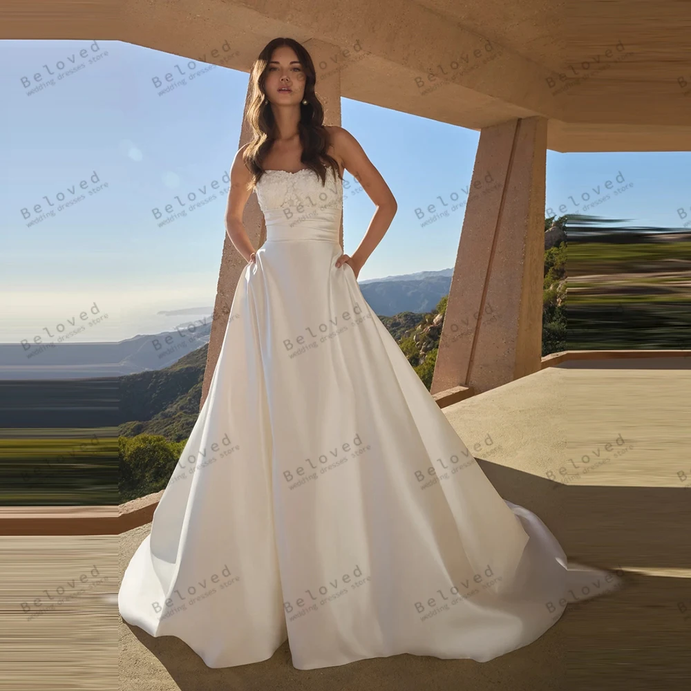 Classic Wedding Dresses A Line Satin Bridal Gowns Lace Appliques Strapless Backless Robes Vintage Vestidos De Novia Customized