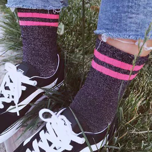 Imagen 2 del producto Calcetines con purpurina a la moda para mujer, calcetines holgados de seda plateada brillante a rayas, lencería femenina, medias Harajuku, calcetines con lentejuelas brillantes para mujer
