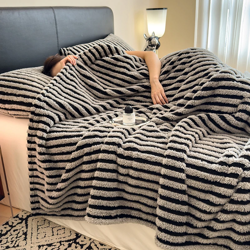 بطانية من الصوف الصناعي الناعم - مراجعة Cashmere Throw Blanket وسعره
