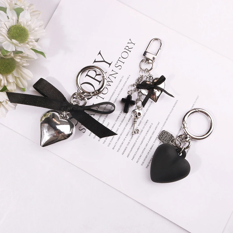 Y2k Retro Black Love Key Chain Sweet Cool Bowknot Headphone Case Pendant CCD Charms Car Key Ring Bag Decor Accessories