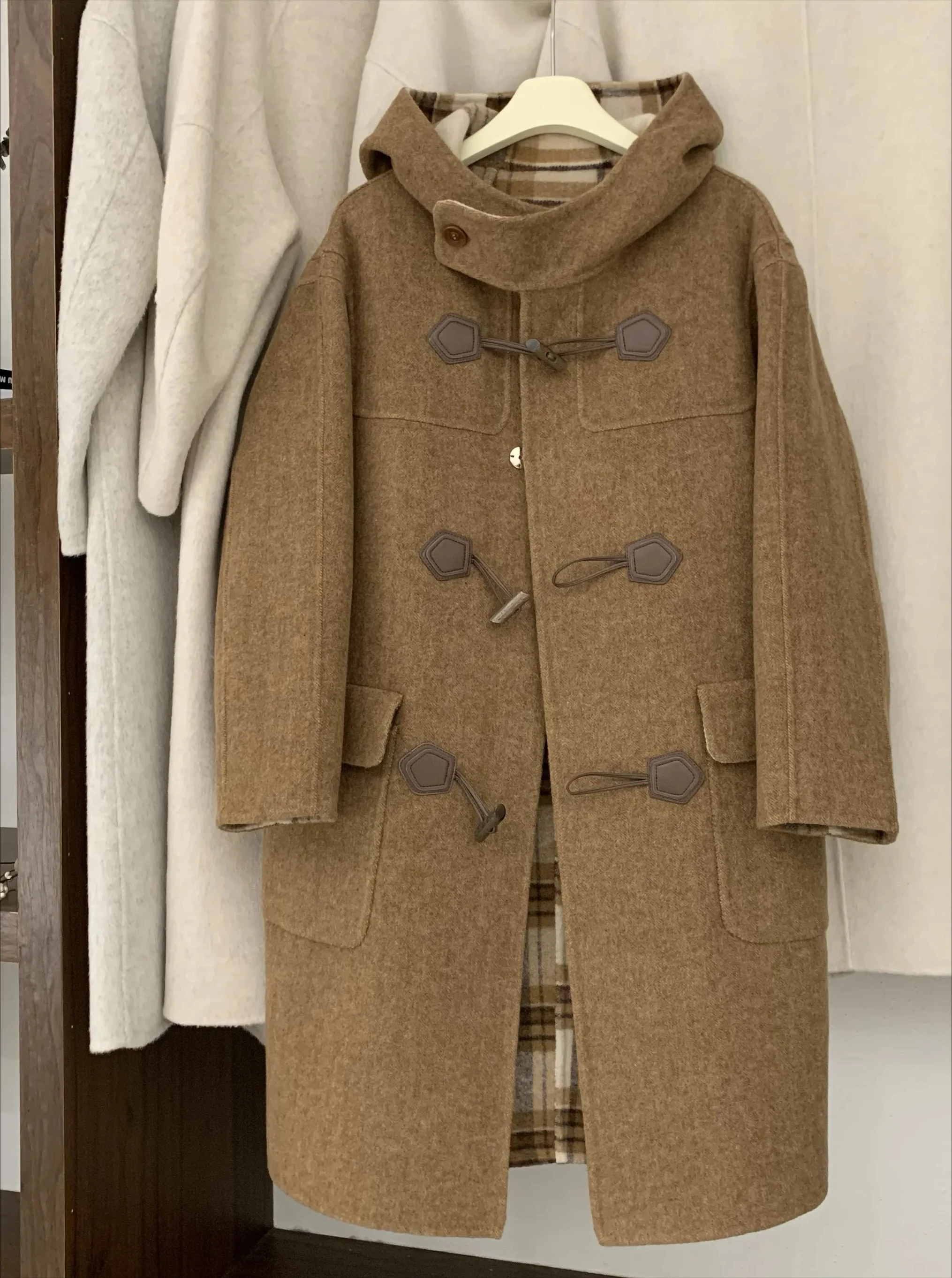 Retro Kuh Horn Knopf Mit Kapuze Doppelseitige Kaschmir Mantel Für Frauen Im Herbst Und Winter Neue Koreanische Lose Medium länge Jack