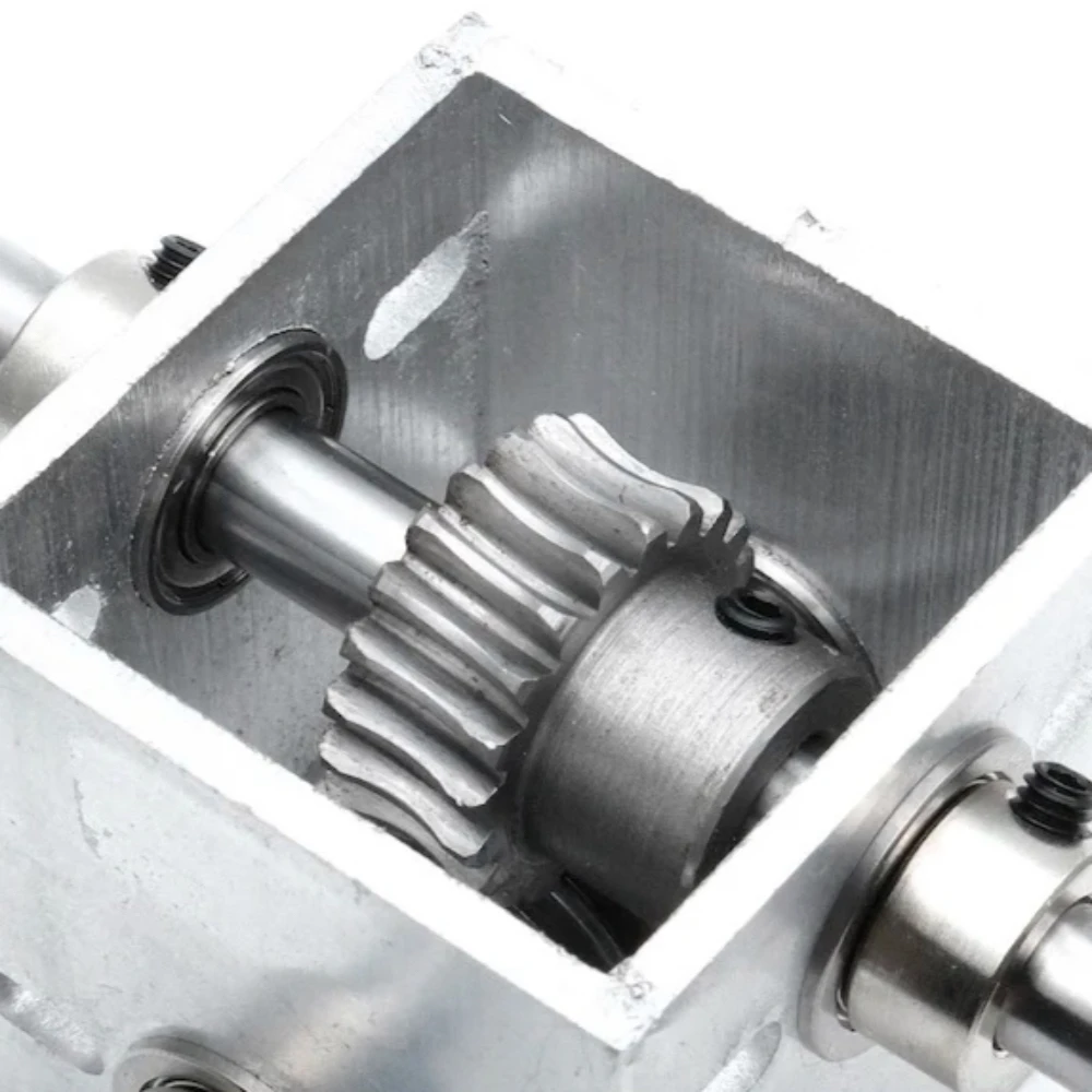 1:20 Worm Gear Reducer Metal Gearbox 8MM High Torque Small Electric Bucket Grabber Robot for Industrial Use 45mm*45mm*60mm
