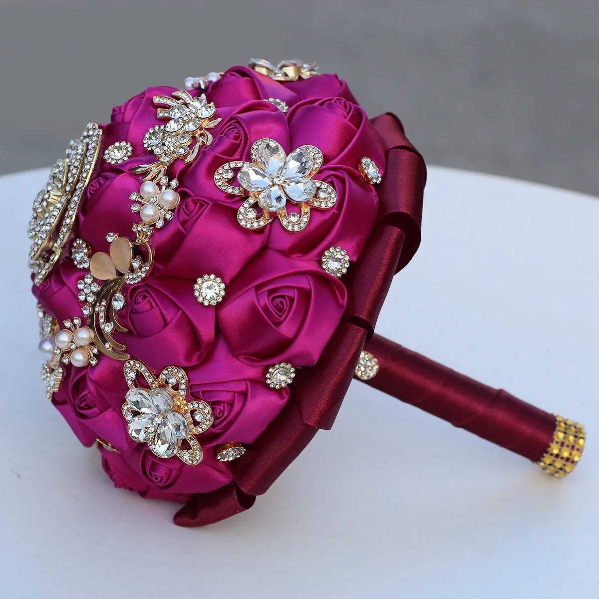 

Bling Gold Crystals Wedding Bouquets Artificial Satin Roses Dark Green Ivory Bridal Flowers Bouquet Wedding Accessories