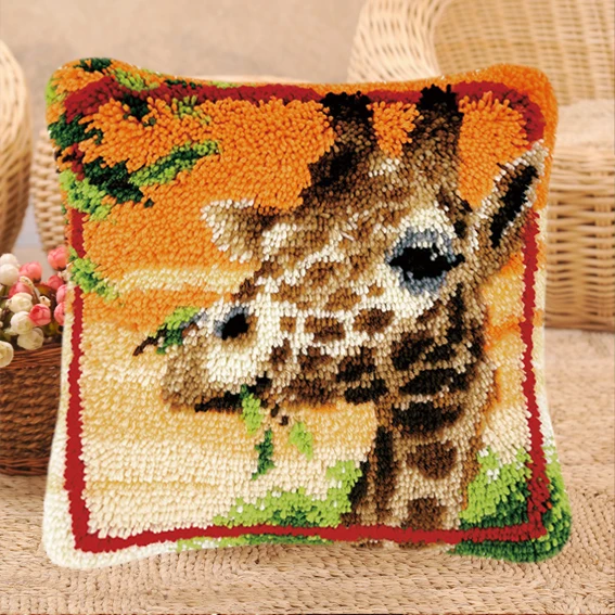 Animal Series Latch Hook Pillow Kits Dogs 3D Segment Embroidery Pillow Wool Cross Stitch Pillow Embroidery DIY Latch Hook Pillow