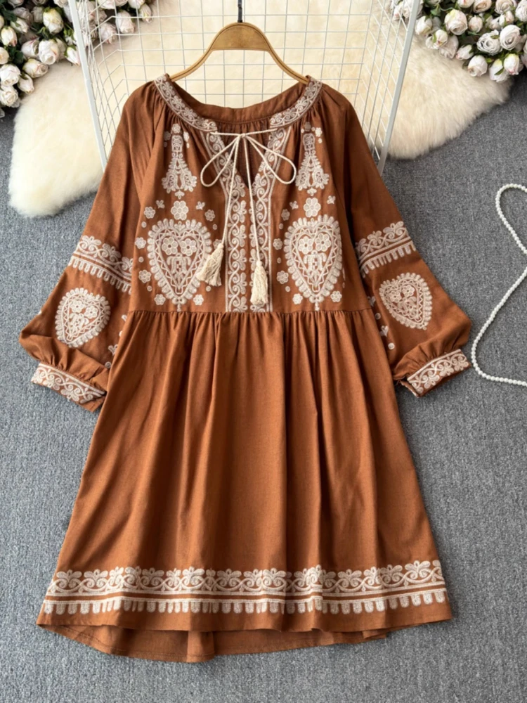 

Fashion Vintage Dresses O Neck Lantern Sleeve Lace-up Embroidery Pleated Patchwork Dress Casual Loose Design Women Clothing 2025
