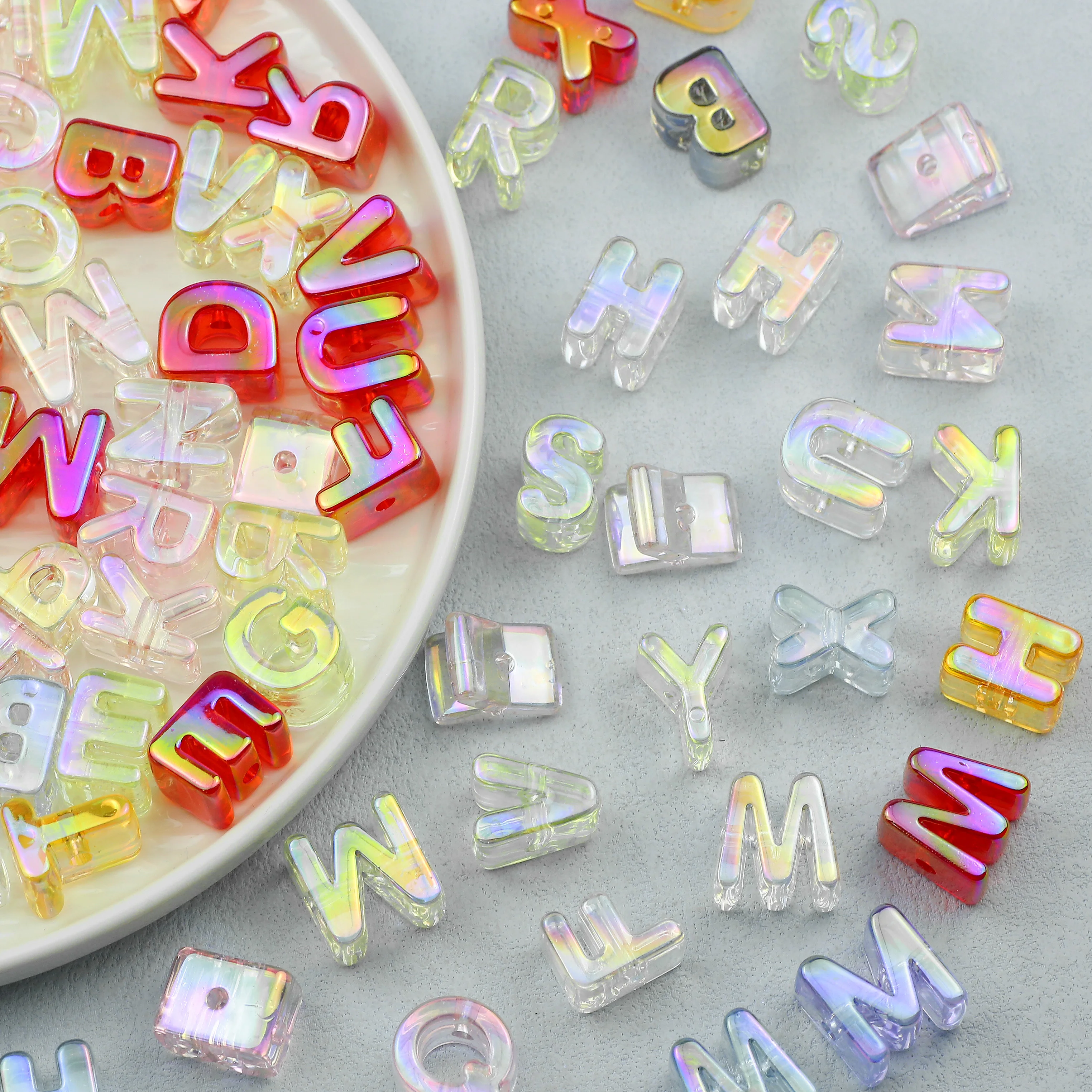 Bunte Acryl 20mm Buchstaben Durchscheinende Zufällige Gemischte Perle UV Glas Spacer Lose Perlen Für Schmuck DIY Telefon Kette Zubehör