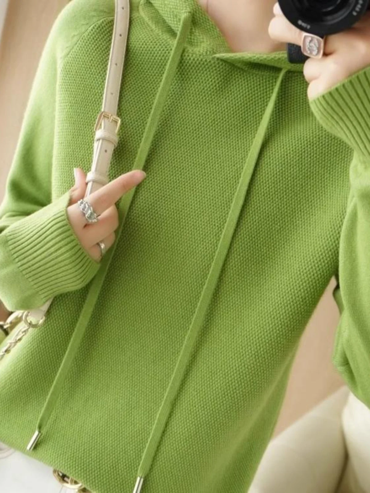 

Осенняя новинка: свободный женский утепленный вязаный свитер с длинными рукавами из шерсти, повседневный стиль, модный цвет