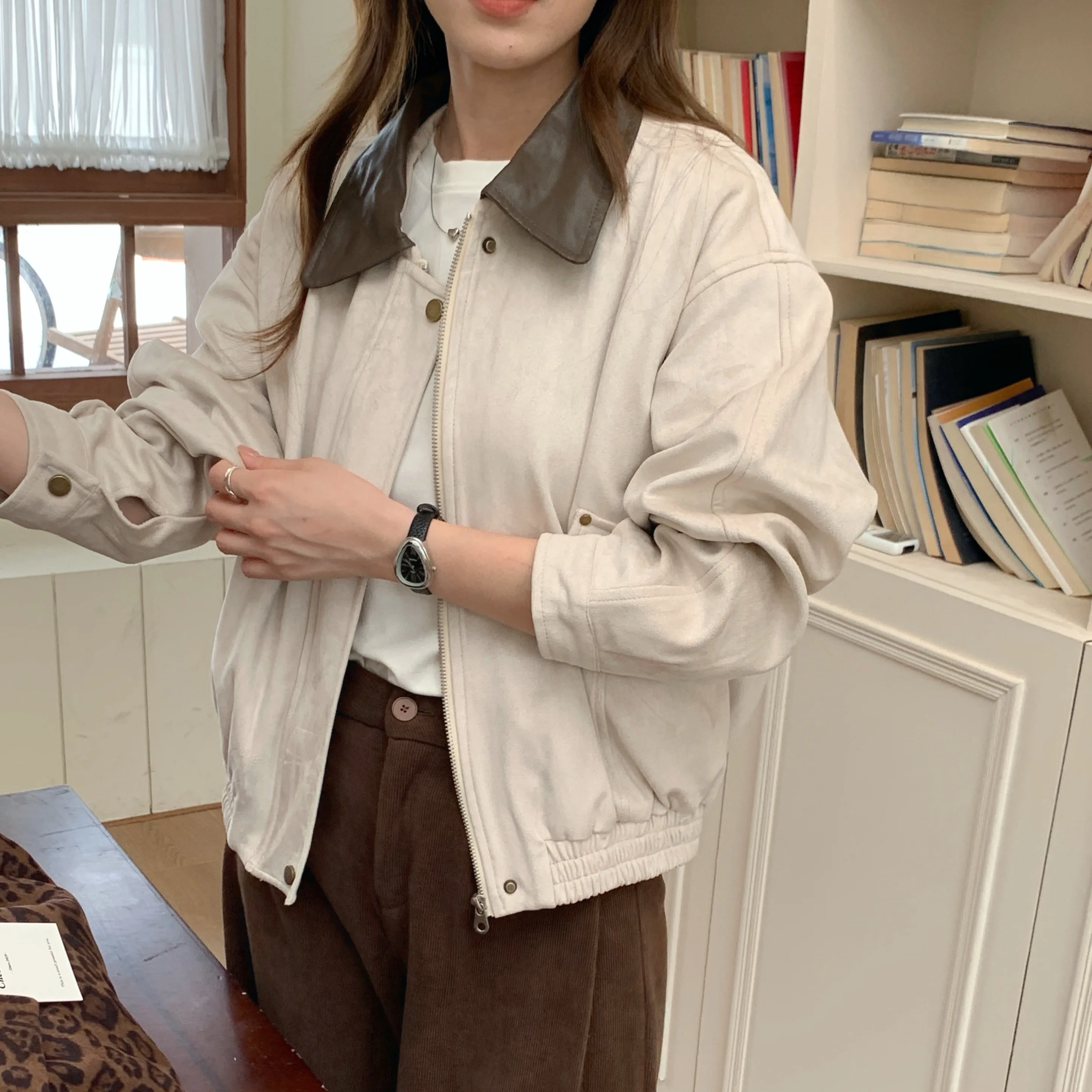 Jaket Kulit Kasual Chic Wanita Retro Longgar Pelangsing Kerah Blo Warna-warni untuk Musim Gugur Musim Dingin Serbaguna untuk Aktivitas Sehari-hari