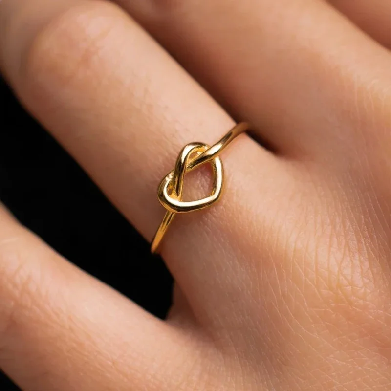 Anillos de acero inoxidable para mujer, anillo de corazón de pareja de Color dorado, tendencia 20224, nueva joyería estética de lujo para boda, anillos para mujer