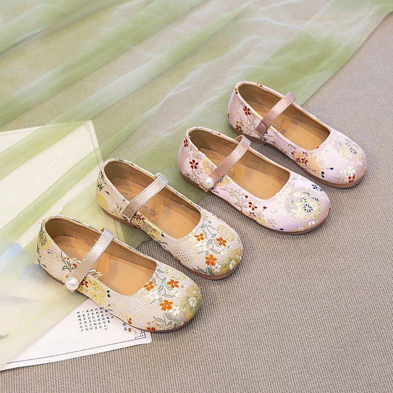 Girls' Embroidered Floral Mary Jane Flats Pearl Buckle Velcro Strap Chinese New Style Casual Hanfu Matching Holiday Footwear
