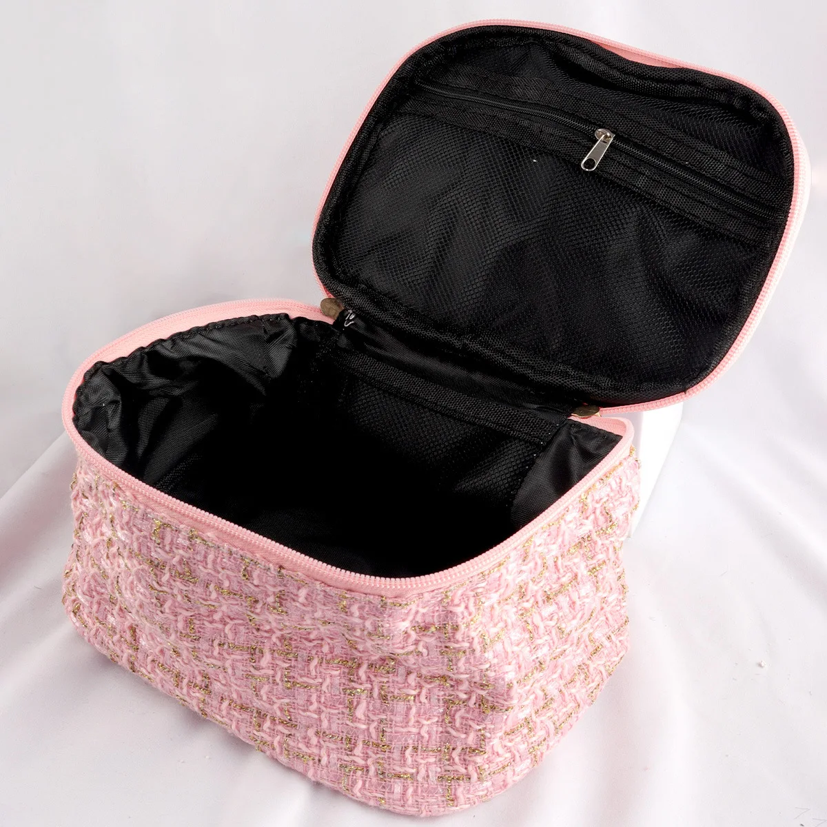 40-częściowy kompletny zestaw narzędzi do makijażu z kosmetyczną torbą podróżną - zawiera pędzle do makijażu, gąbki i gumki do włosów, niezbędne do makijażu przed i po