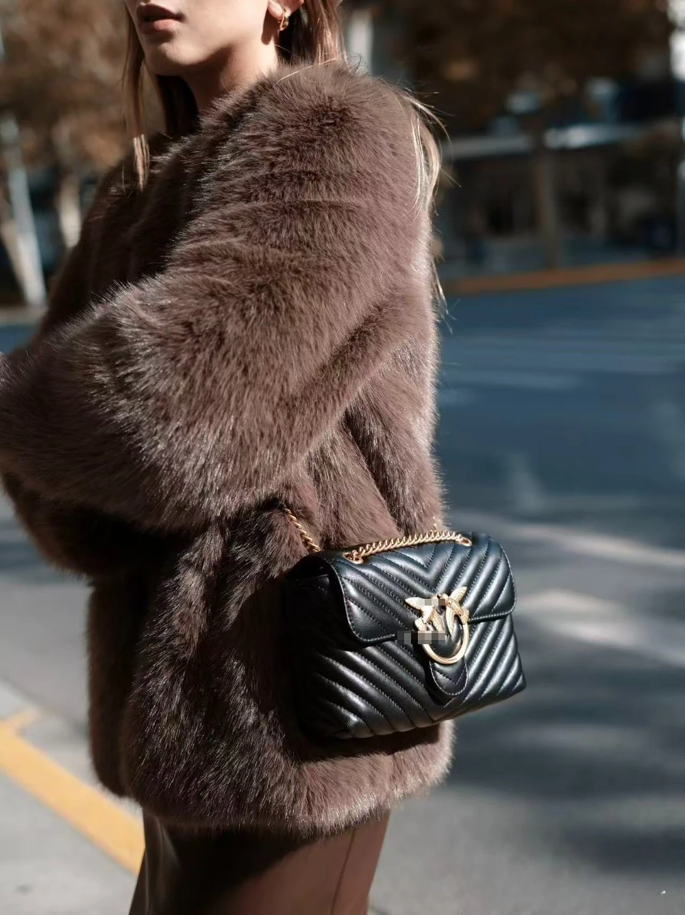 

Новая женская элитная сумка 2026 года: элегантная кожаная модная сумка через плечо в стиле ретро