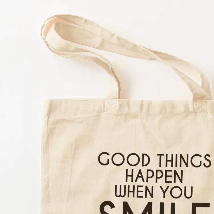 الأشياء الجيدة تحدث عندما تبتسم أو عندما تكون عاريةًا، حقيبة حمل نسائية، حقيبة هدايا، حقائب تسوق قابلة لإعادة الاستخدام