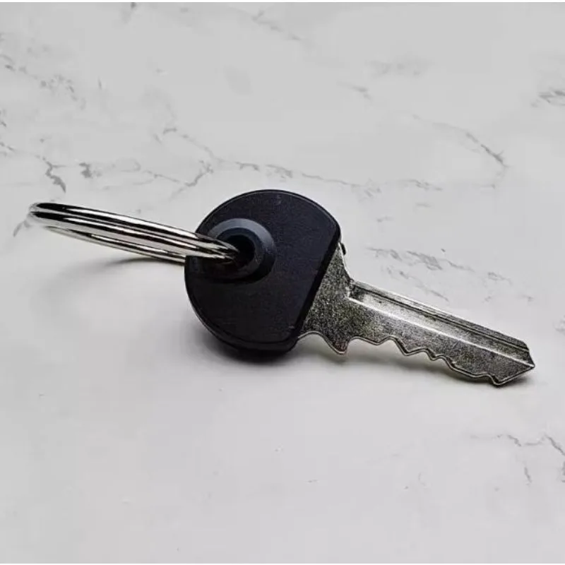 Flite von Steve Thompson, gelangweilter Ring zum Schlüsselbund, Nahaufnahme, Zaubertricks, Illusionen, Gimmick, Magier, unsichtbare Zauberspielzeuge