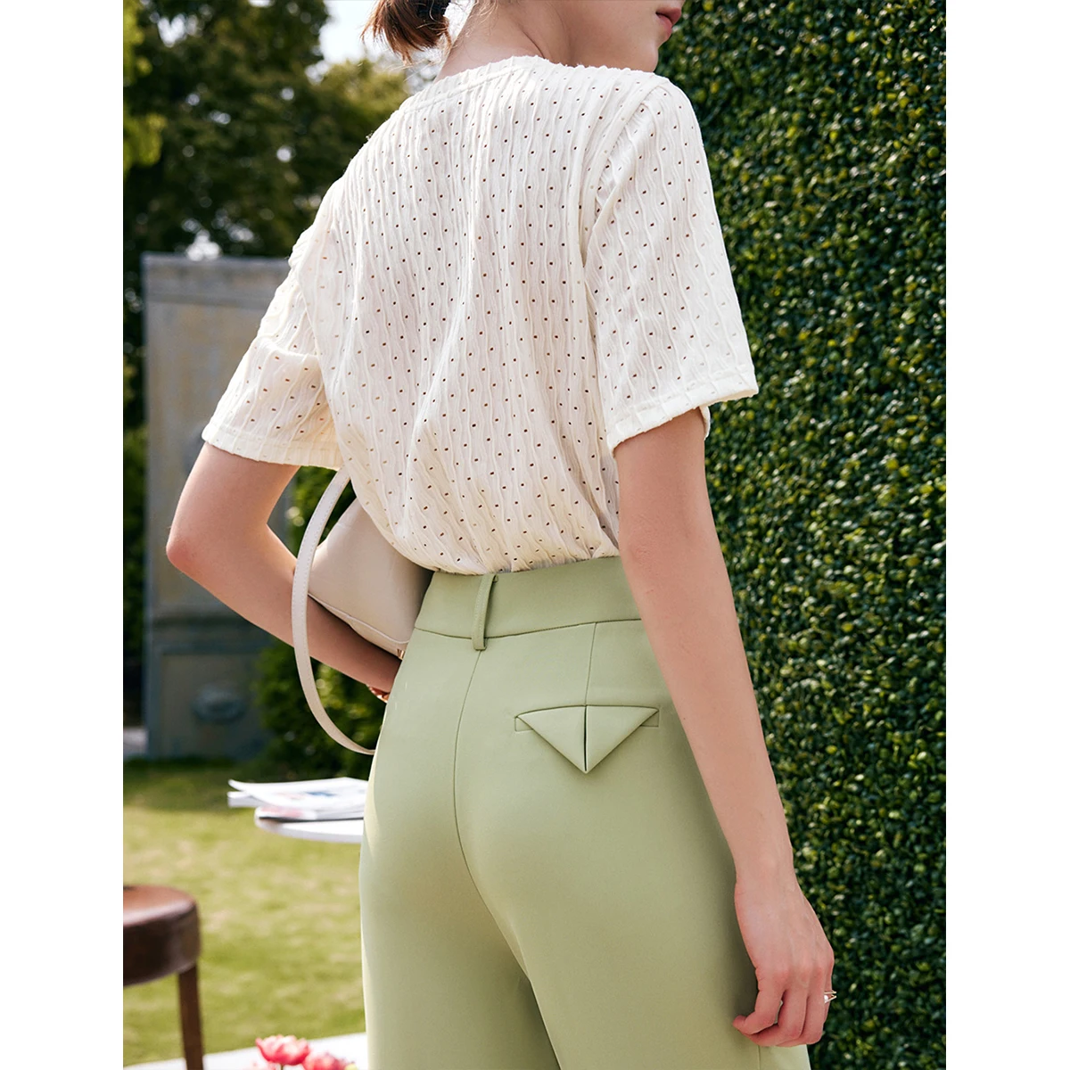 OLrain Hollow-out Solid Color T-shirt 2025 Summer Pearl Chain Comfort Knitted Short Sleeve Female Pullover Top O24XT90532