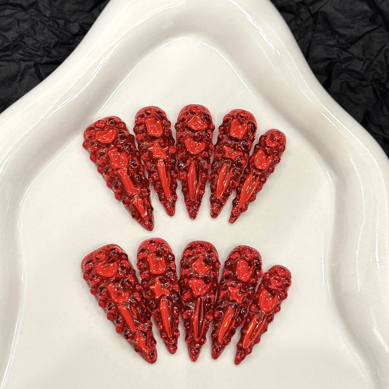 

10pcs Full Shiny Rhinestone Press On Nails Handmade Red Shimmery Long Stiletto Fake Nails Y2k Charm False Nail For Spicy Girls