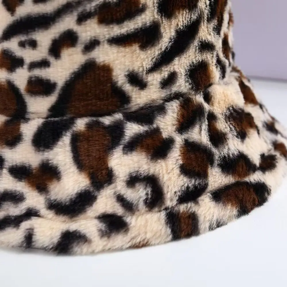 Furry Faux Fur Winter Bucket Hat Soft Velvet Outdoor Warm Fisherman Hat Leopard Print Retro Faux Fur Hat Travel Photography 5