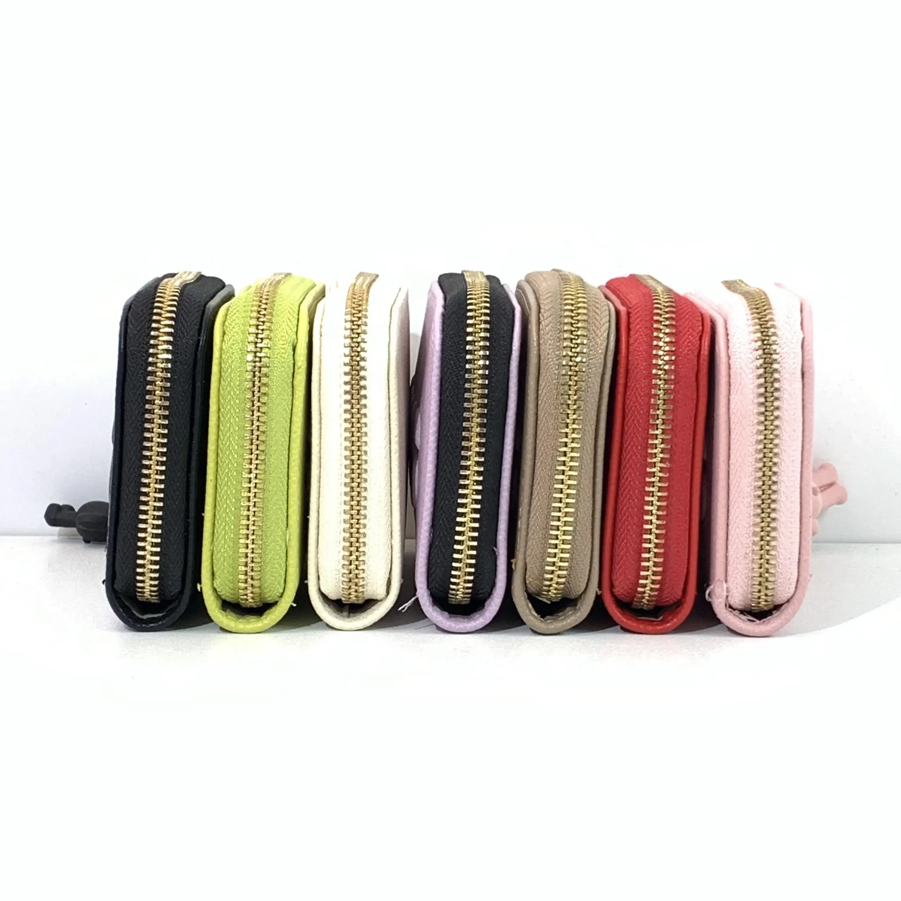 

Stylish Women's Clutch Bags - Various Styles, Highly Charming, Ideal for Festival Celebrations & Gifting