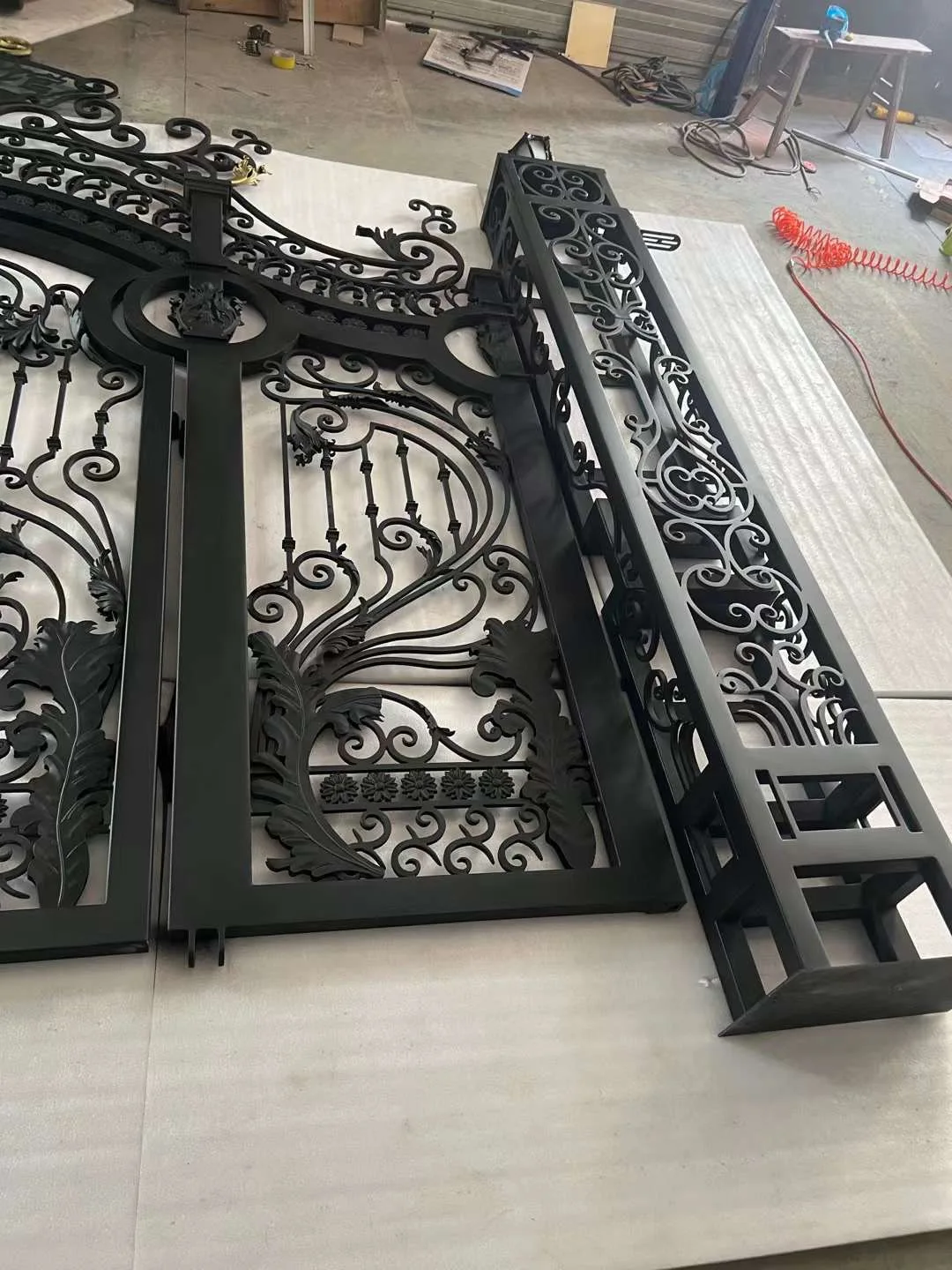 Luxury double house garden security grill design sliding swing iron gate driveway gate entrance main wrought iron gates designs