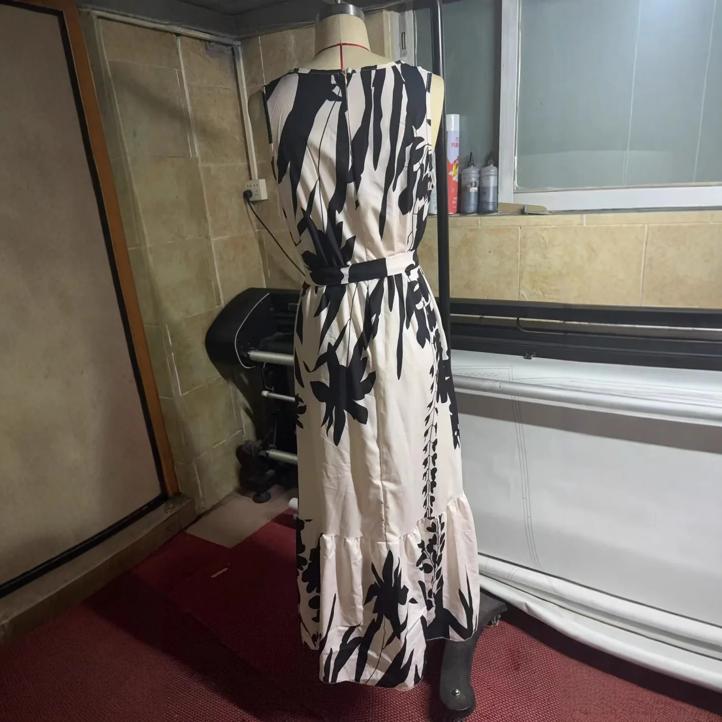 ثلاثة الأخوات الصيف موضة جديدة حفلة عيد ميلاد ملابس امرأة أنيقة بلا أكمام الخامس الرقبة طباعة عالية الخصر فستان بالجملة 2025 #6