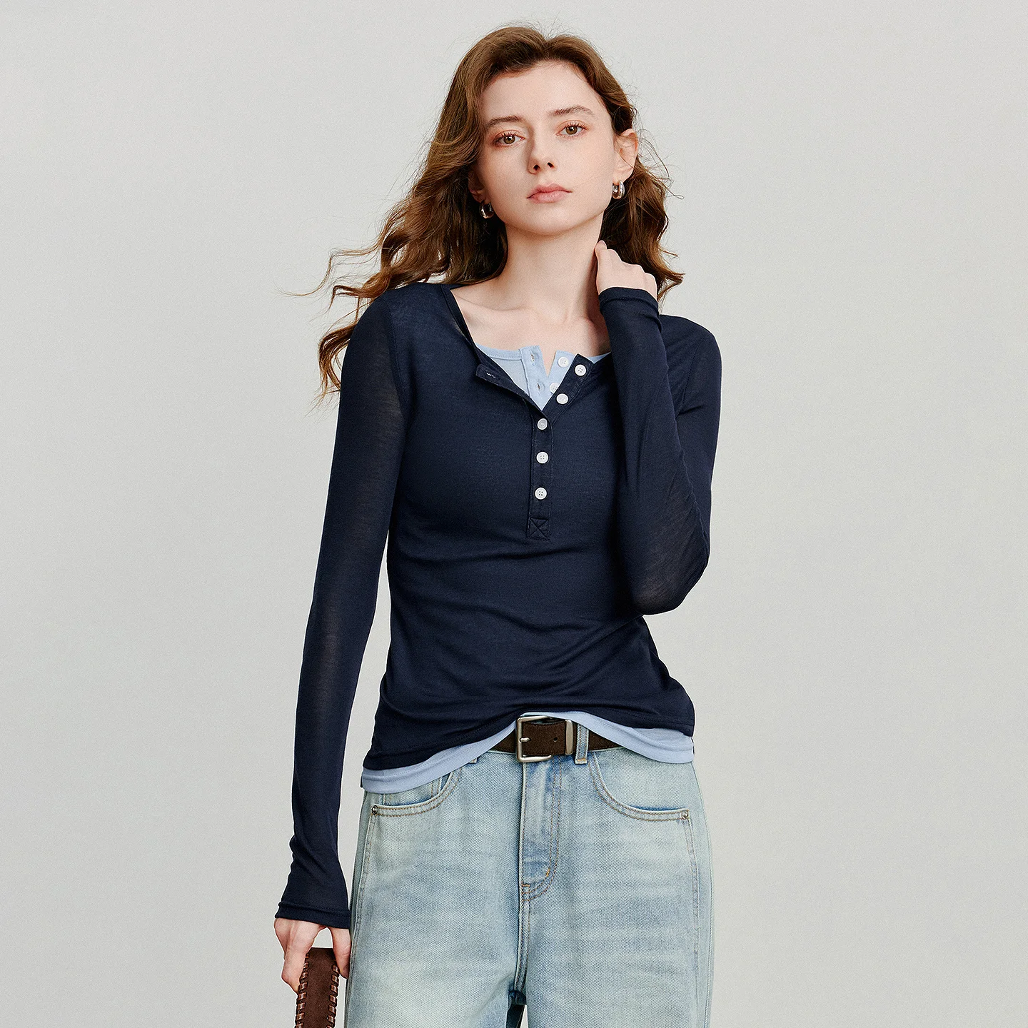 TOYOUTH Women Long Sleeve T-shirt 2025 Autumn New Color Blocking Fake Two Piece Fashionable Lightweight Pullover Tops