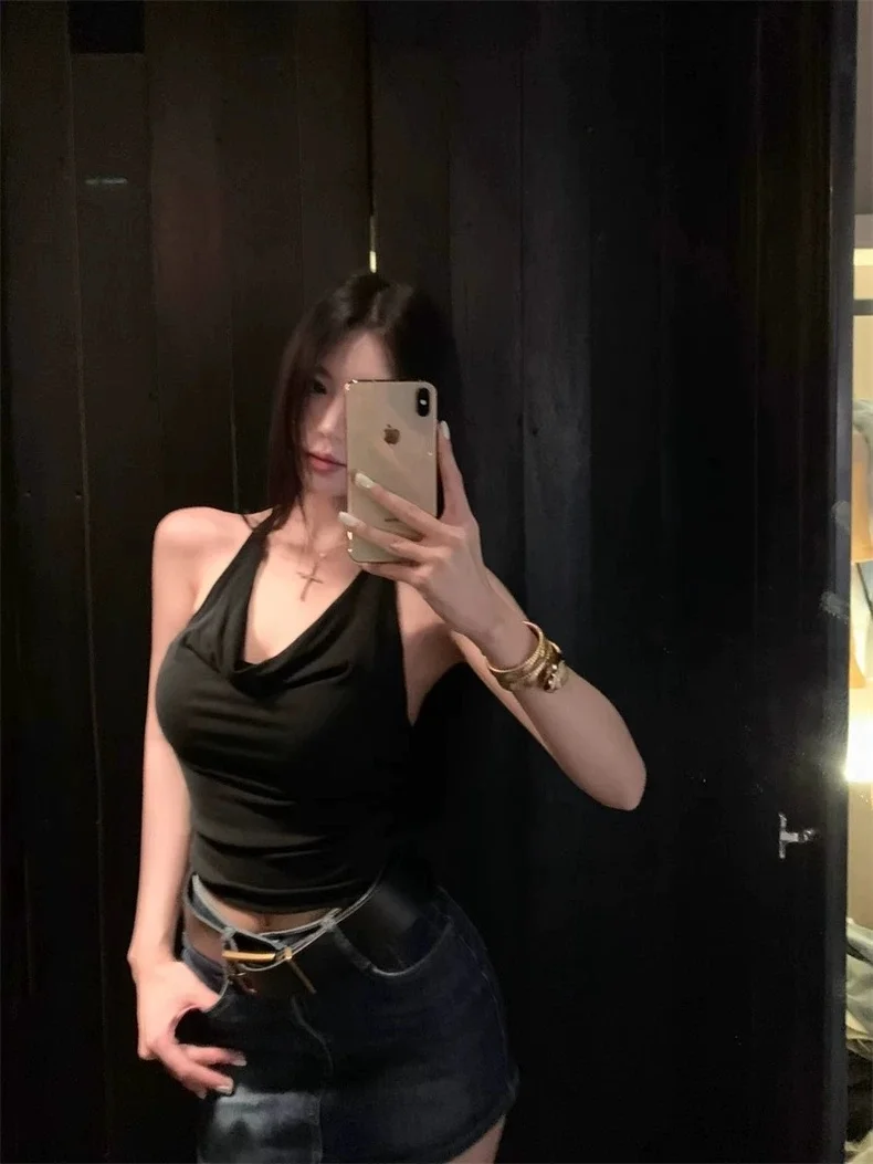 Black Sexy Short Tank Top Women's Summer Slimming Design Hanging Neck Vest Spicy Girl Fashionable Crop Top Elastic Fit Polyes...