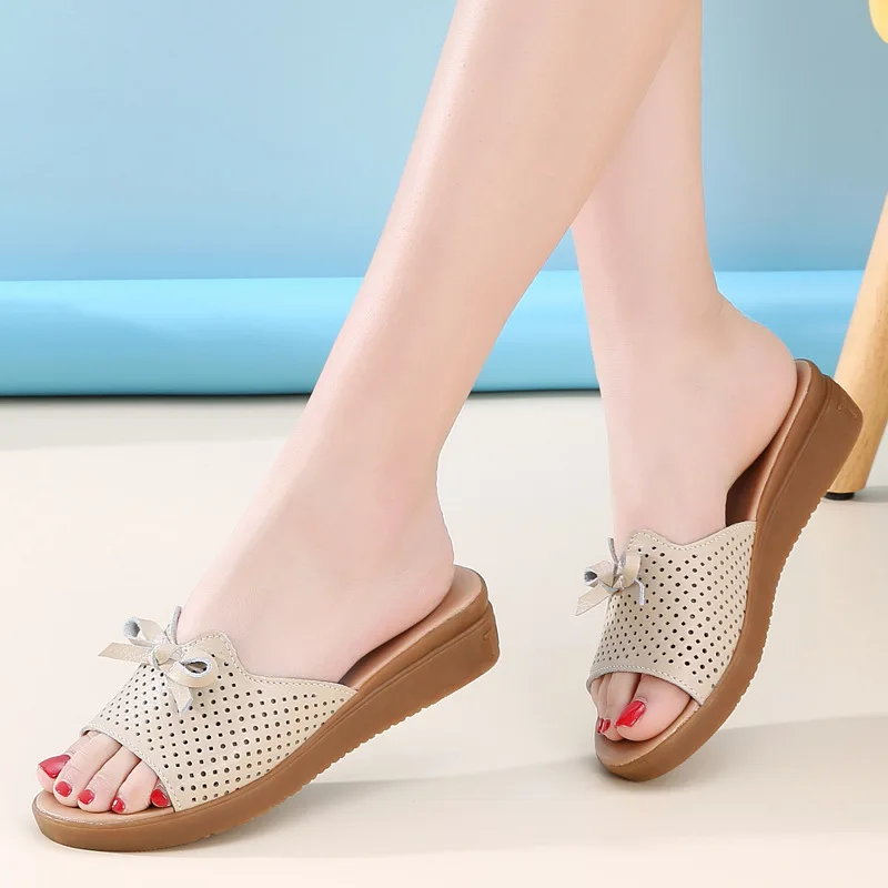 

New Summer Women Slippers Fashion Bow Flat Shoes Women Casual Leather Sandals Outdoor Women Beach Non Slip Flip Flops WSH4661