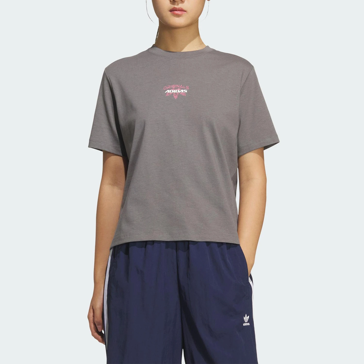 

Женская футболка Adidas Originals Trefoil свободного кроя, повседневная, спортивная, дышащая, с коротким рукавом KG6681