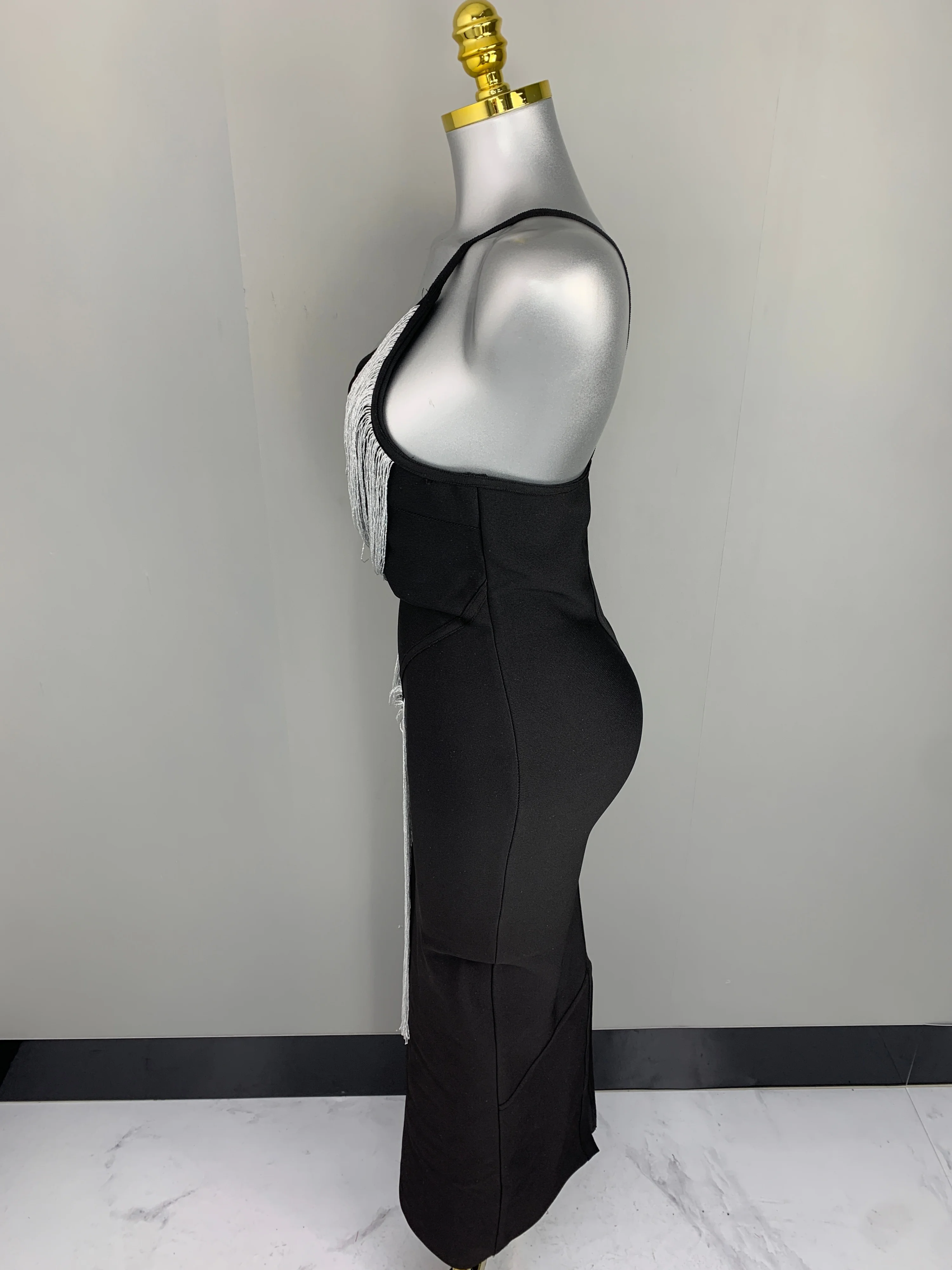 Vestido largo maxi sexy de lujo para mujer, negro, con un solo hombro, detalle de flecos plateados, abertura y vendaje, ideal para fiestas de noche y invitadas a bodas.