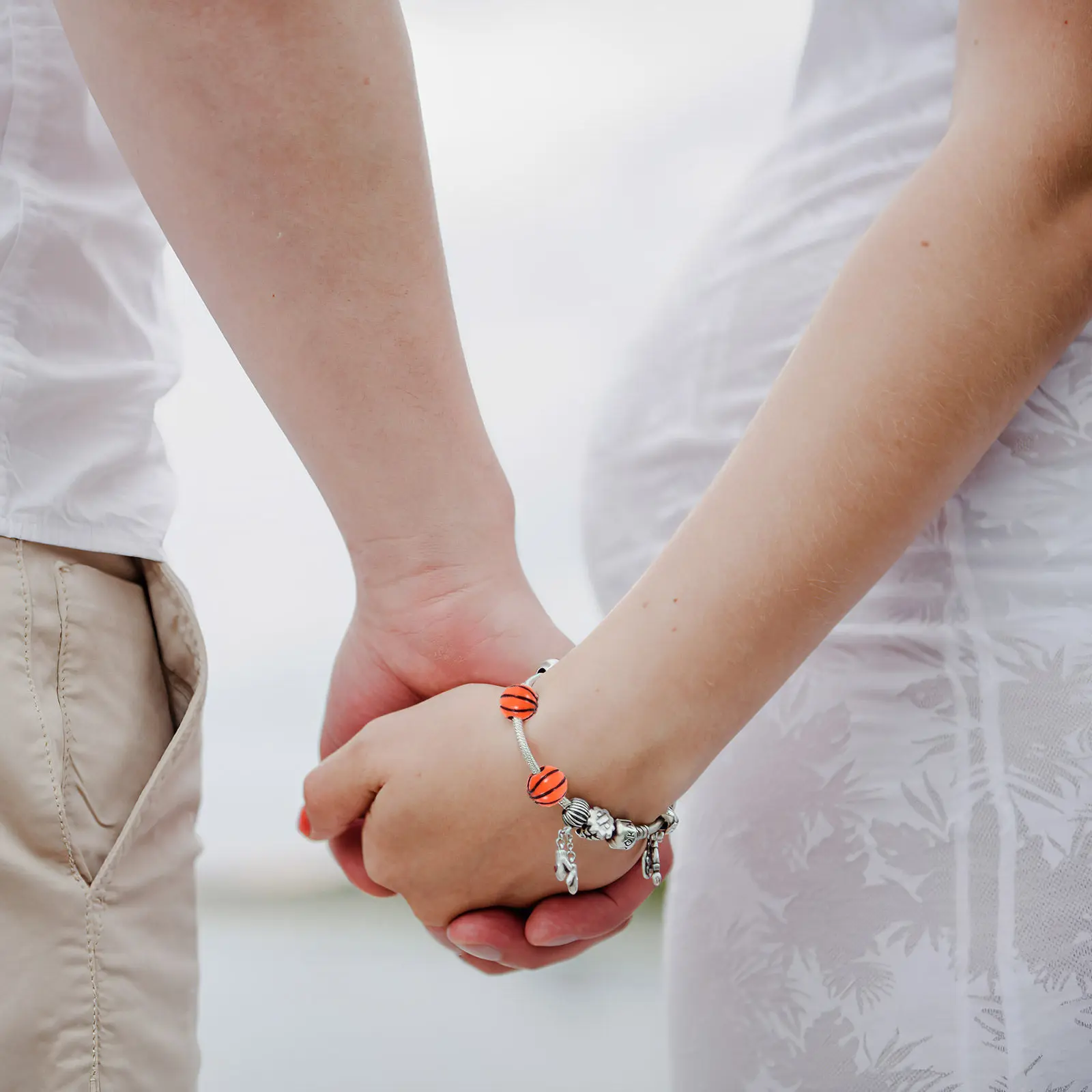 

100 шт. баскетбольных бусин для изготовления браслетов, акриловые бусины в спортивной тематике, материалы для рукоделия, развивающие мелкую моторику, для раннего развития