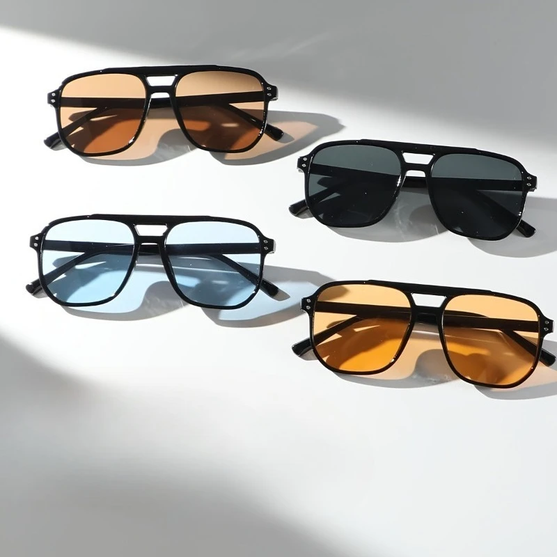 

4pcs Fashion Retro Square Fashion Glasses for Men and Women Classic Lens Fashion Retro Design