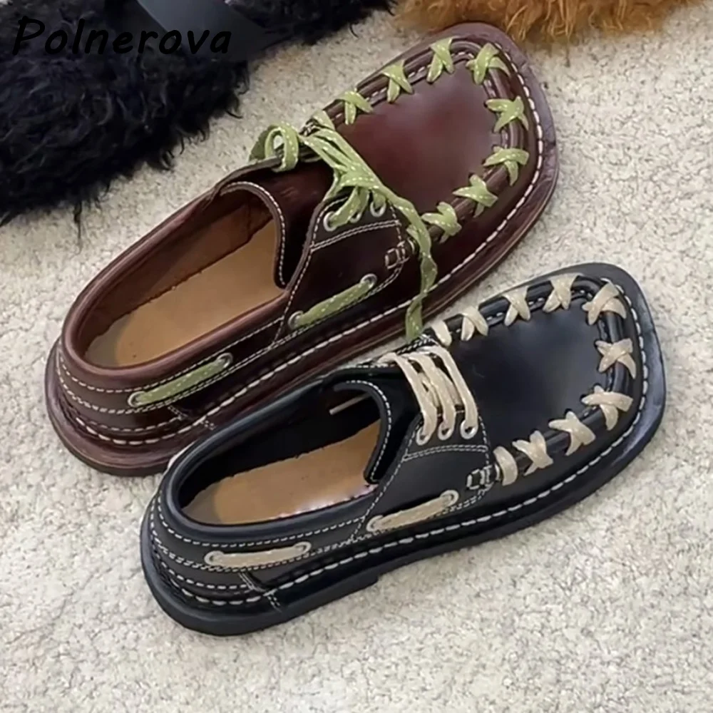 خليط عبر تعادل مضخات الخياطة الدانتيل يصل ساحة تو شقة مع أحذية سوداء بنية المرأة جلدية موضة أحذية الربيع 2025