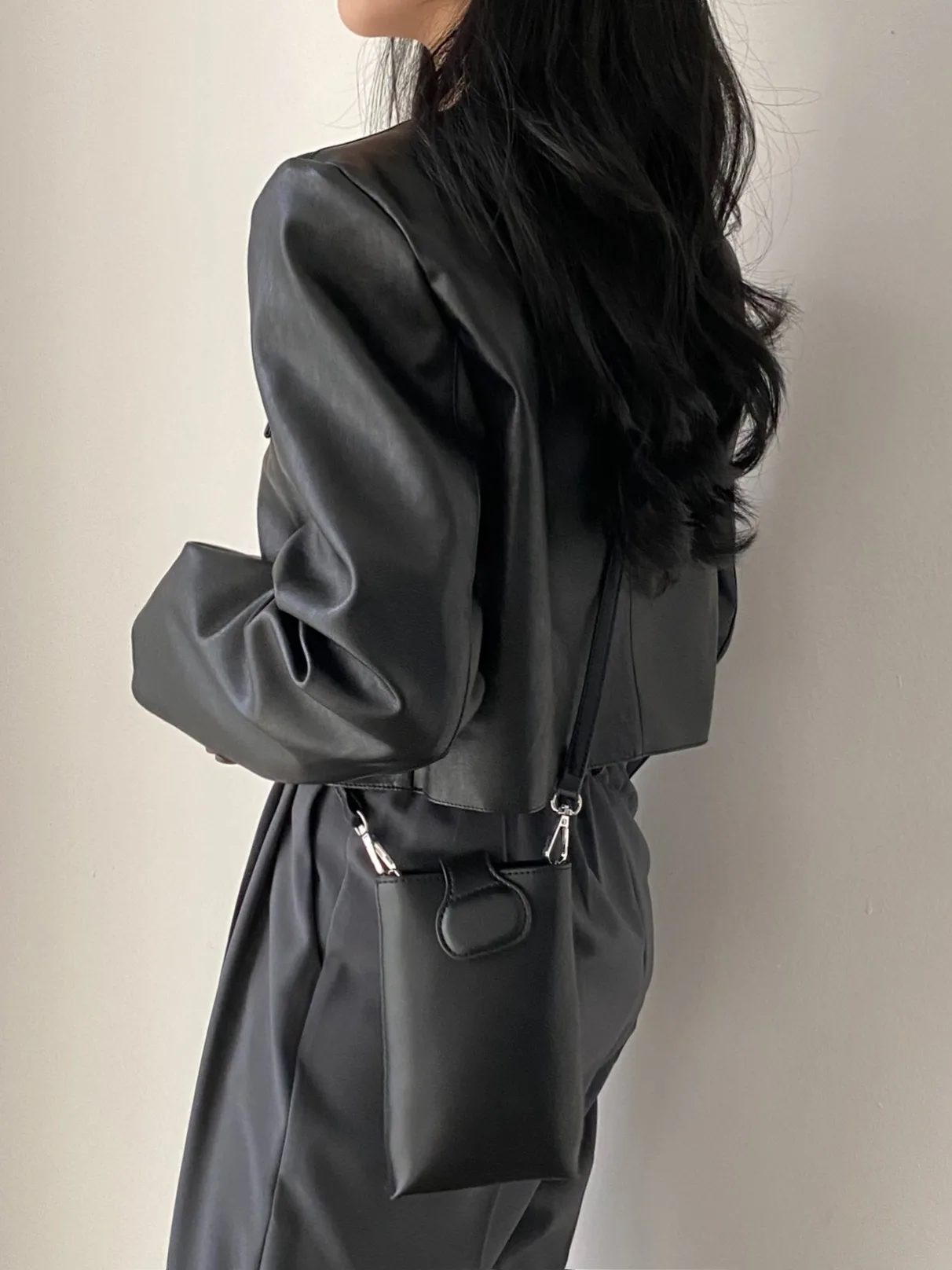 シックなオルトスベボタン装飾ルーズPUレザージャケットロングスベレディースジャケットアウターヴィンテージスレ秋新作