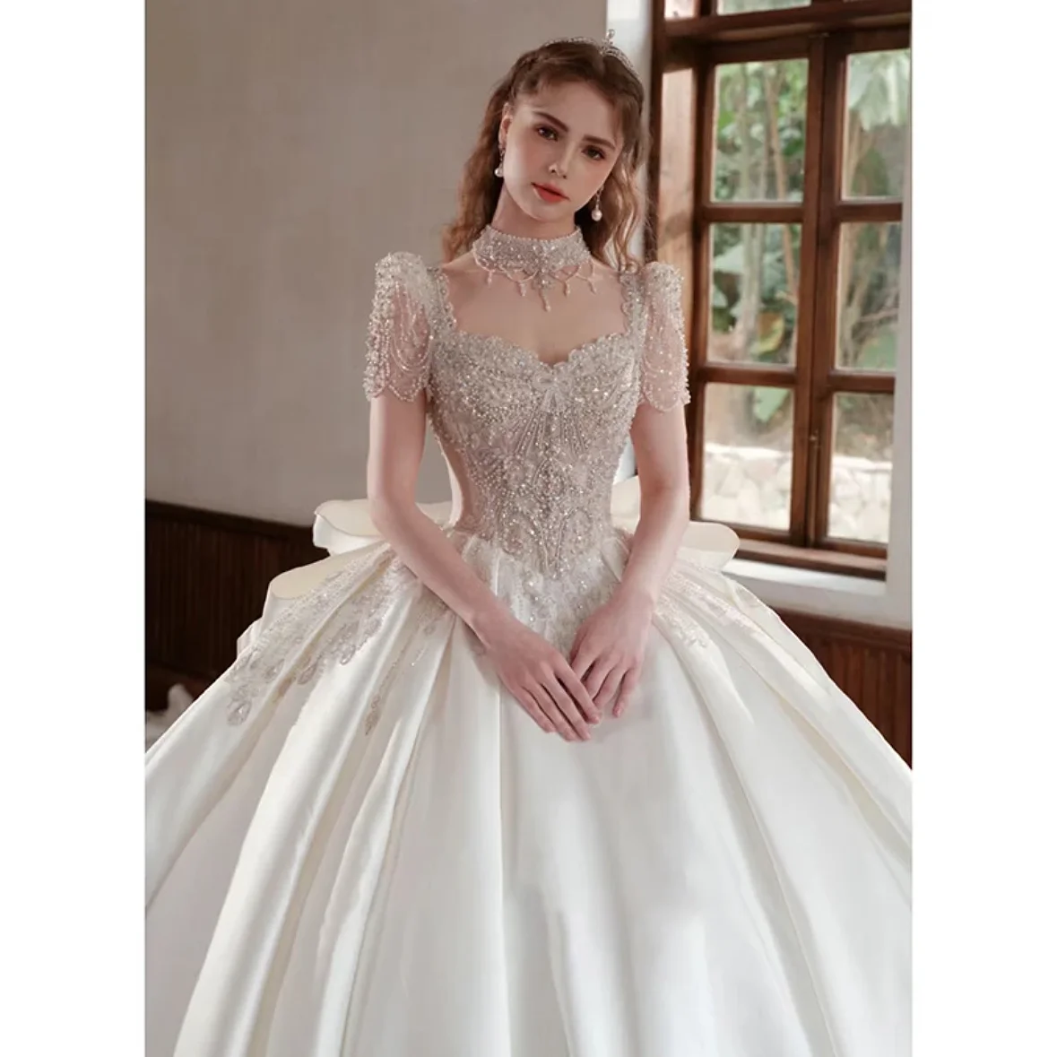 

Shiny Crystal Wedding Dresses High Collar Backless Glitter Short Sleeve Beading Bow Sweep Trailing Party Ball Bride Gown Robe