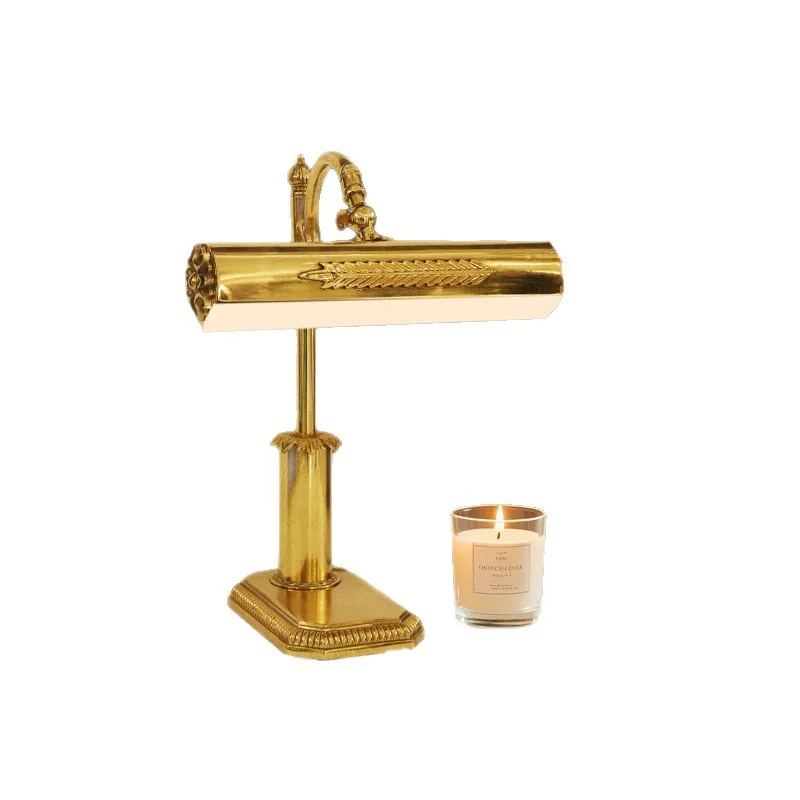 

Luxury European carved table lamp, high-end sense, light luxury ornament, copper art atmosphere sense, decorative aromatherapy