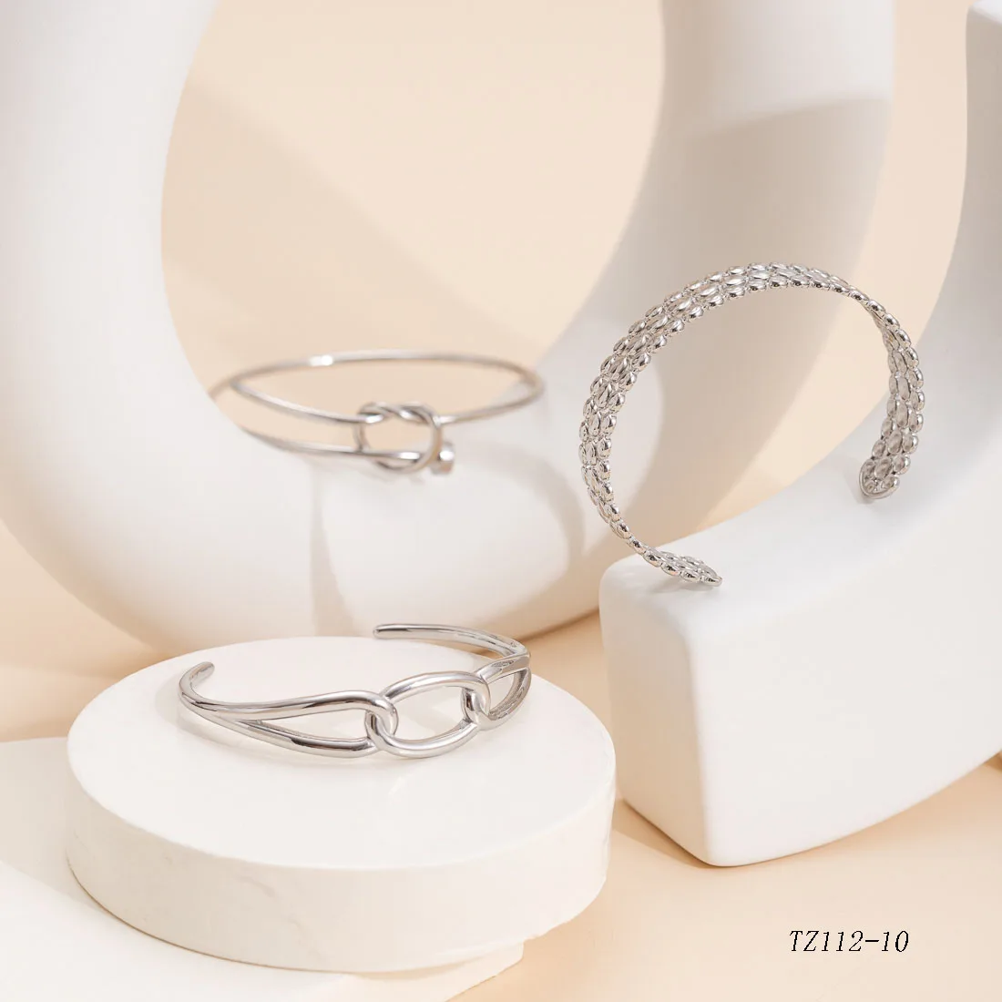 Multi-hollow-open antioxidant bracelet, suitable for women to give