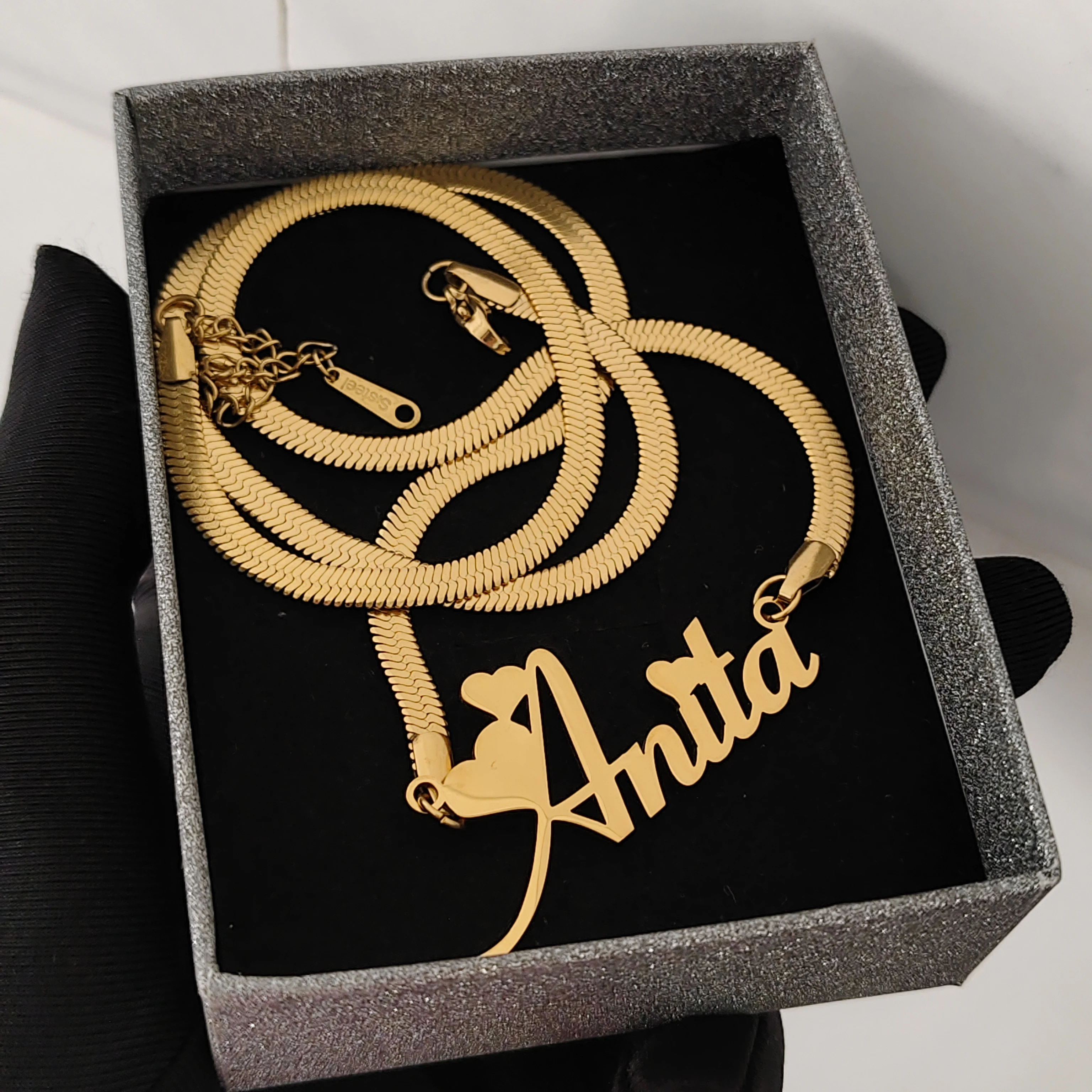 สร้อยคอแบบโซ่งูสลักชื่อตามสั่งขายส่ง DHQH สร้อยคอโซ่งูแบบตัวอักษรส่วนบุคคล ของขวัญคริสต์มาส/วันเกิด ลดราคาจากโรงงาน