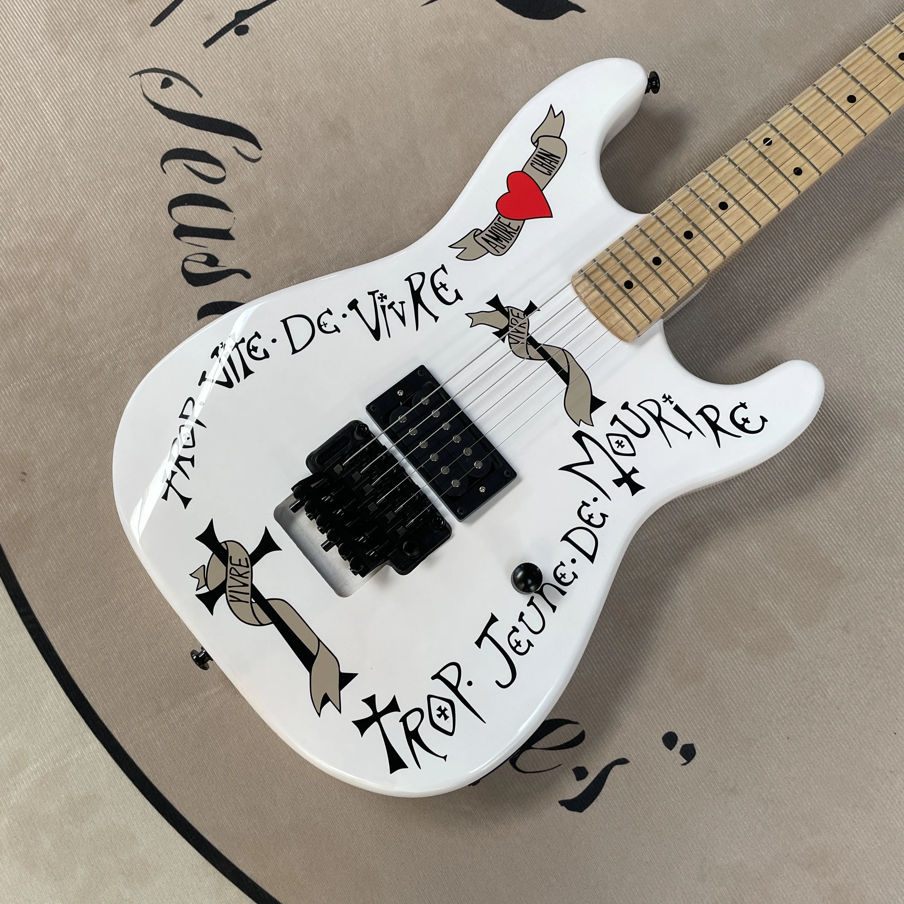 6 Strings White Floyd Electric Guitar with Maple Fretboard,22 Frets guitars balck hardware guitarra