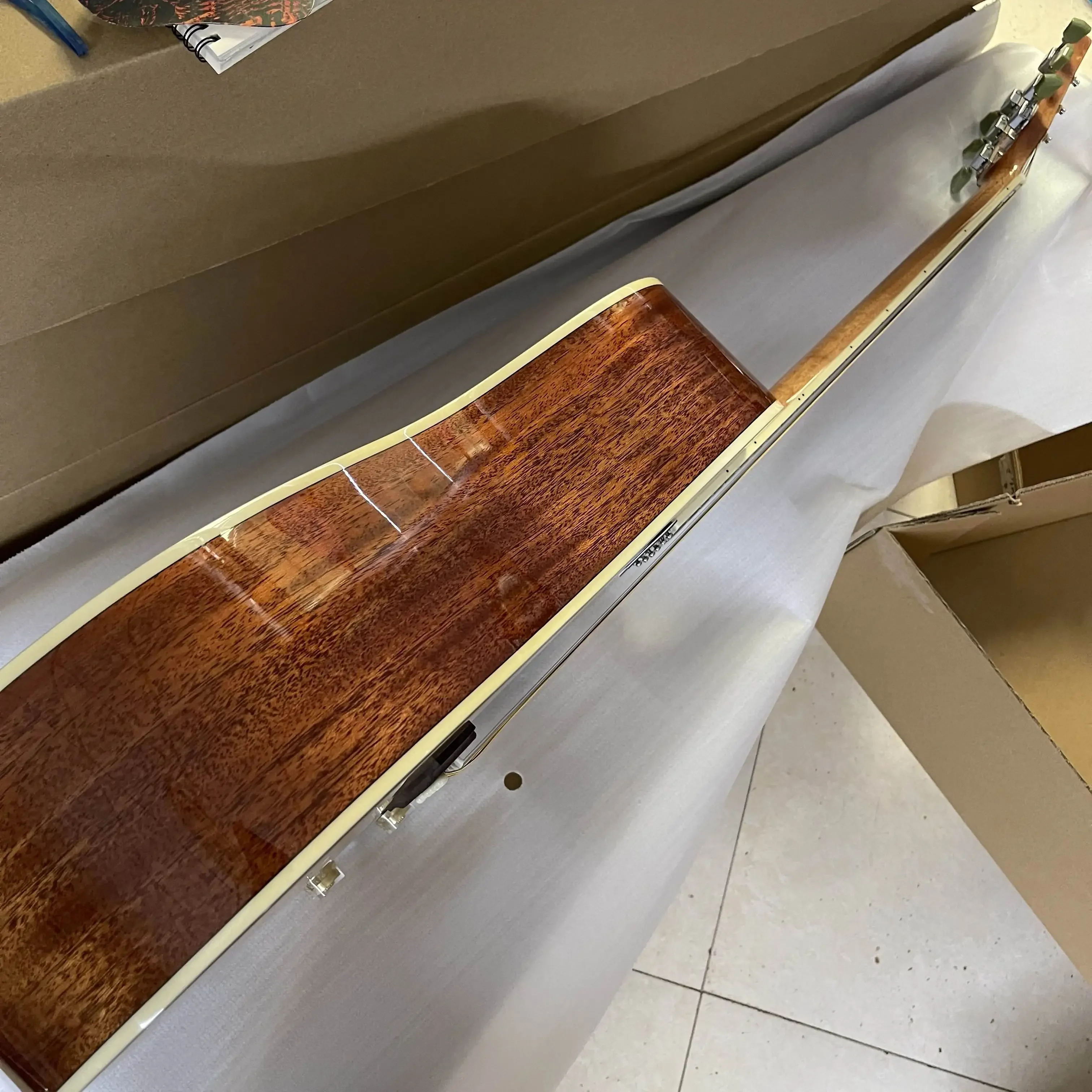 Professional J Series Acoustic Guitar with 6 Strings, Protective Panel and Printed Design, Suitable for Beginners and Professionals view 2