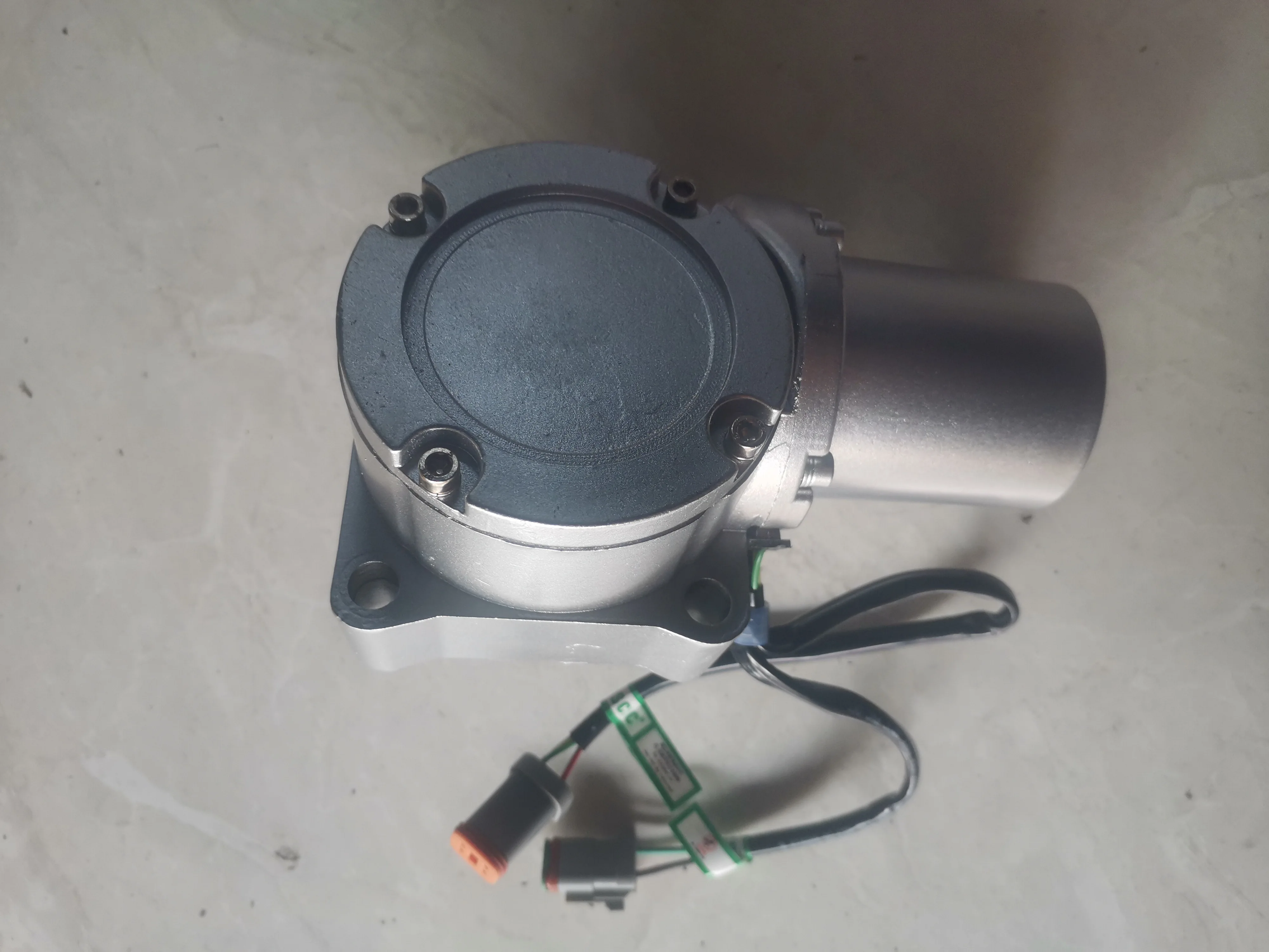 KP56RM2G-020A 60106830 KP56RM2G-020A مسرع محافظ محرك الخانق لحفارة ساني SY55 SY60 SY65 SY75C SY135-8 SY155