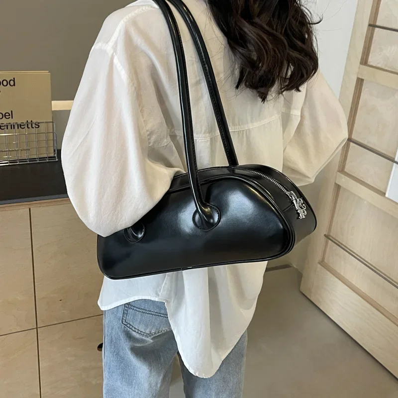 Version of French Stick Armpit Bag Large Capacity Korean Female Trend Xiaohongshu Same Style Single Shoulder Hand-held Bag