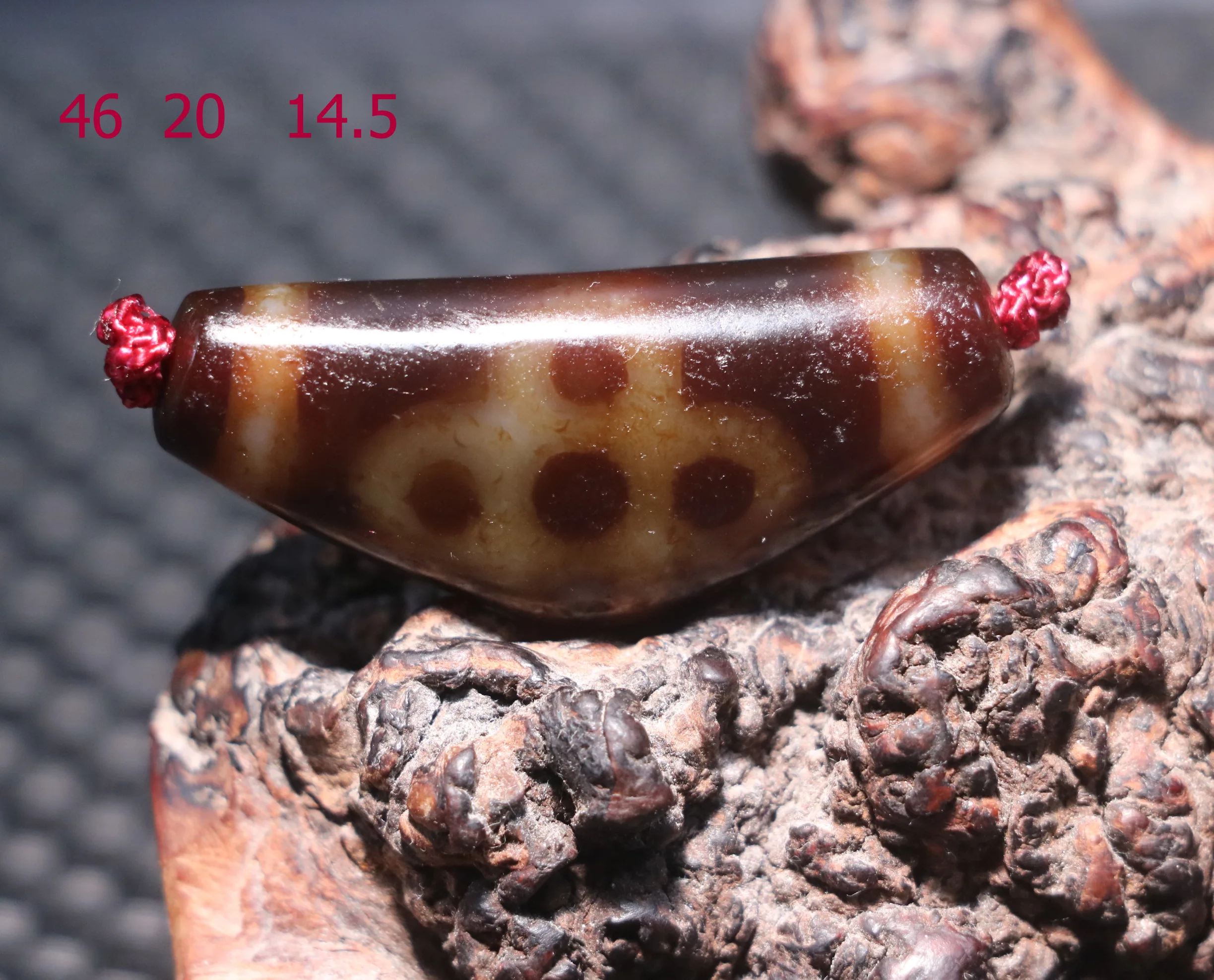 

CONGXINZAI1005009037751106 DAJIDALI Мощность тибетского старого агата в форме рога 5-глазый осветляющий тотем дзи кулон из бисера амулет