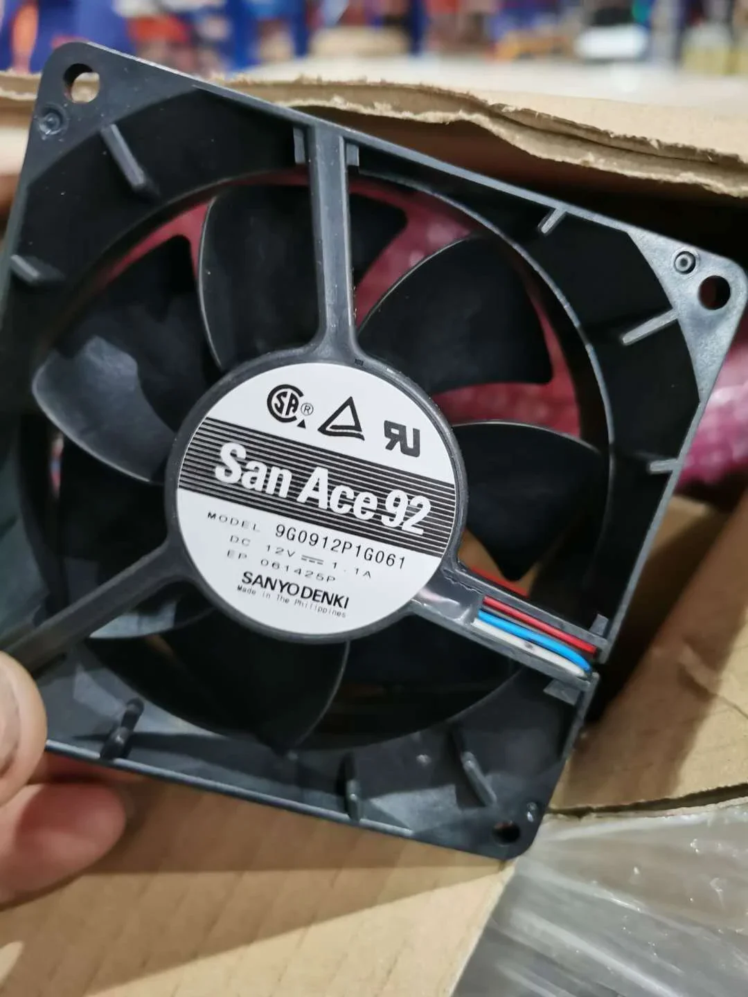 

Ltsf For Sanyo Denki 9G0912P1G061 DC 12V 1.1A 90x90x38mm 4-Wire Server Cooling Fan 9cm