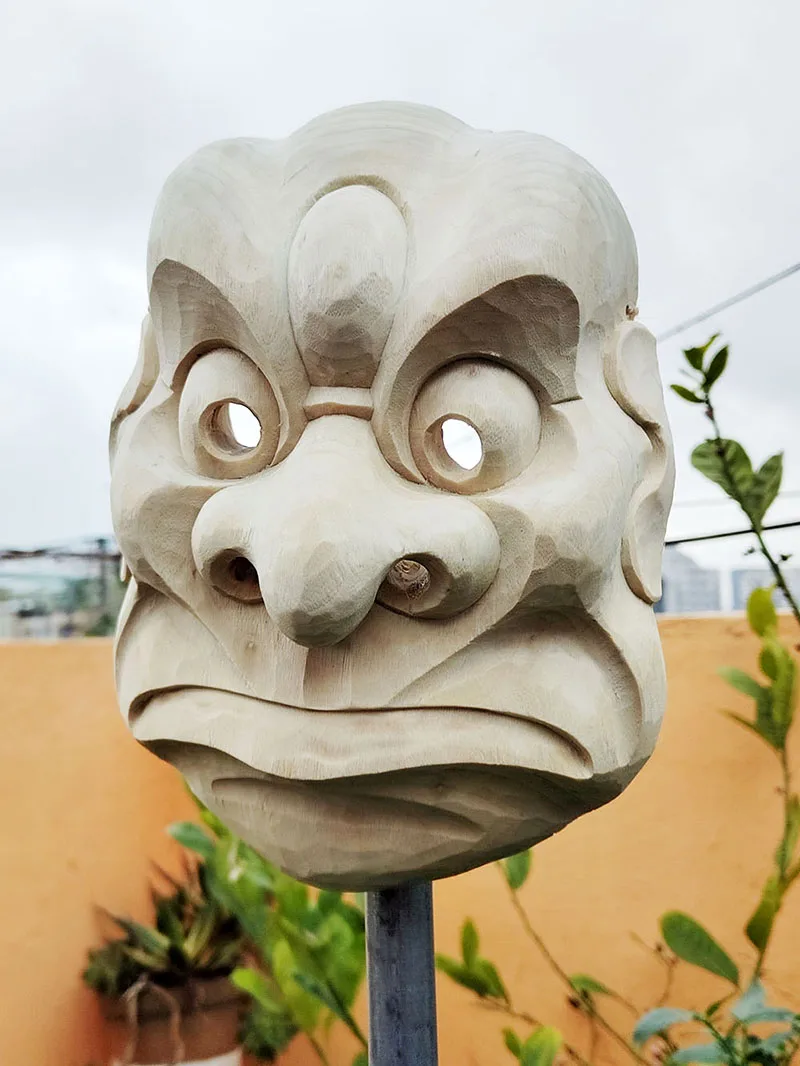 QH033  --  21.5 x 16 x 8.5 CM Hand Carved Camphor Wood Japanese Noh Vaisramana Mask
