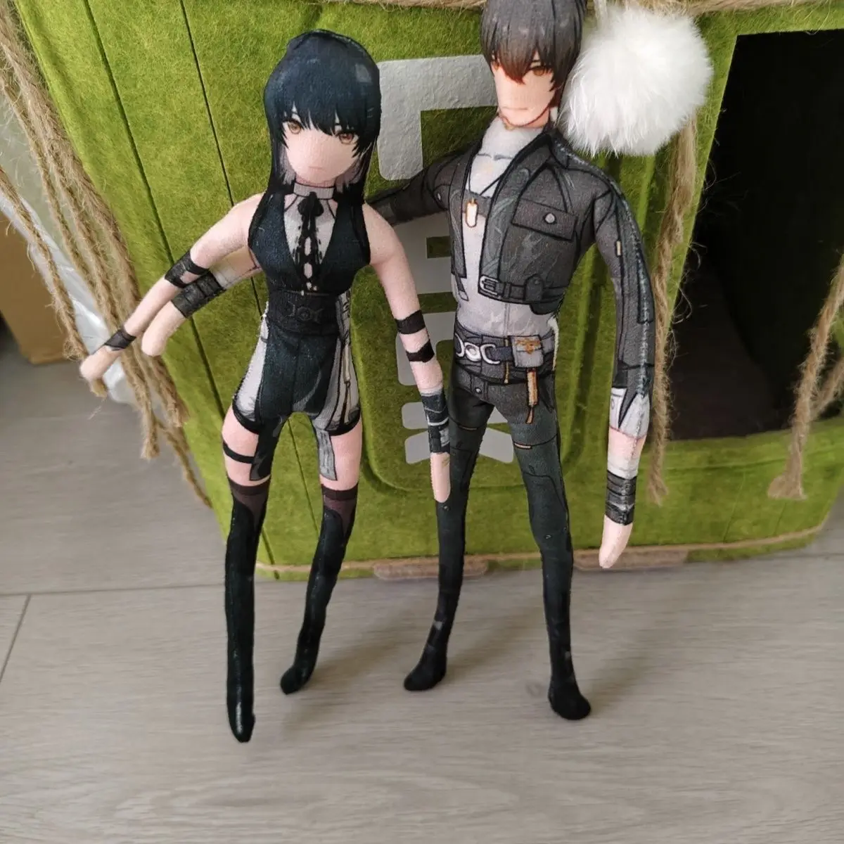 

Customized Wuthering Waves Rover Male and Female Version Cosplay Front Back Different Expressions Poseable Wire Skeleton Toy