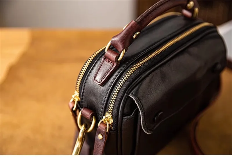 Modische, hochwertige Herren-Umhängetasche aus echtem Leder, lässige Designer-Luxus-Schultertasche aus echtem Rindsleder in Schwarz. – Detail 12