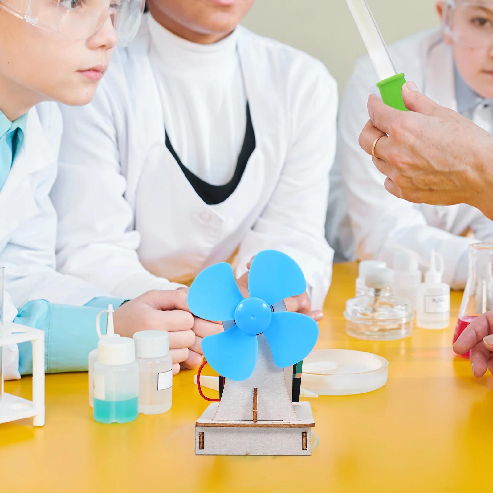 

1 Set Diy Solar Fan Science Kit Wooden Technology Material Package Manual Assembly For Kids Tool Solar Energy