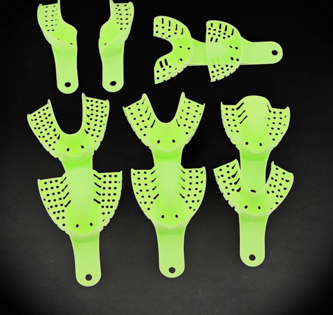 

Dental Plastic Impression Trays Perforated Green Tooth Holder Durable Autoclave Teeth Tray Dentist Oral Material Tool