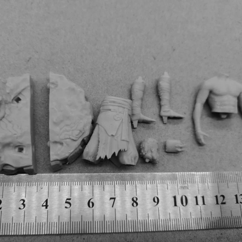 압도적인 남자 전체 수지 그림 모델 키트 1/24 스케일 조립되지 않은 도색되지 않은 장난감