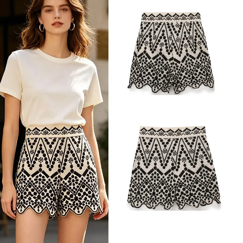 Summer Contrast Color Embroidered Mini Shorts Pants Women Zipper Decoration Versatile Shorts Female Causal Simple Wear 2026 New